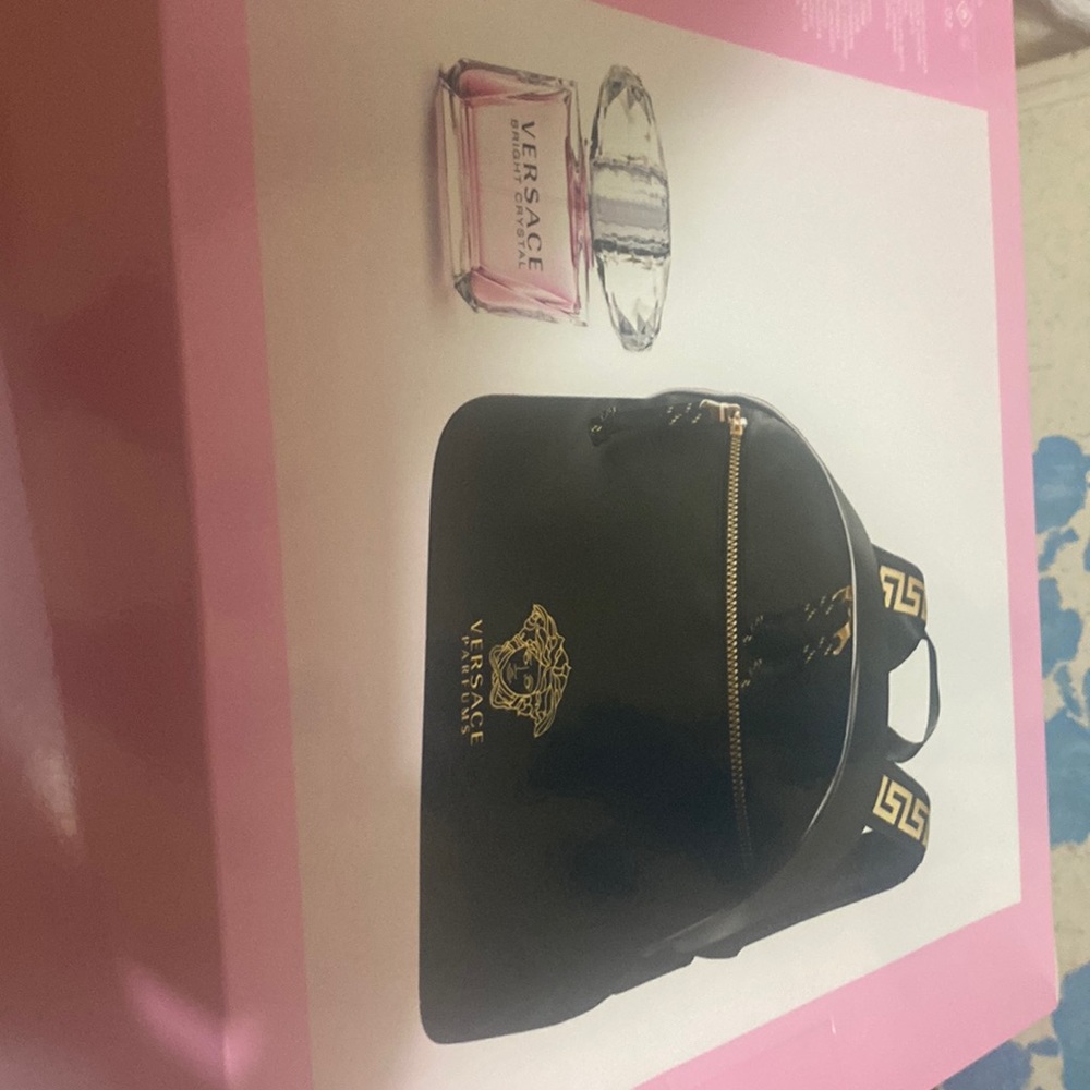 Am selling this Versace Gift Set
